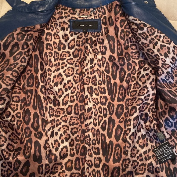 Beautiful royal blue jacket… size large - perfect condition… - Picture 3 of 4